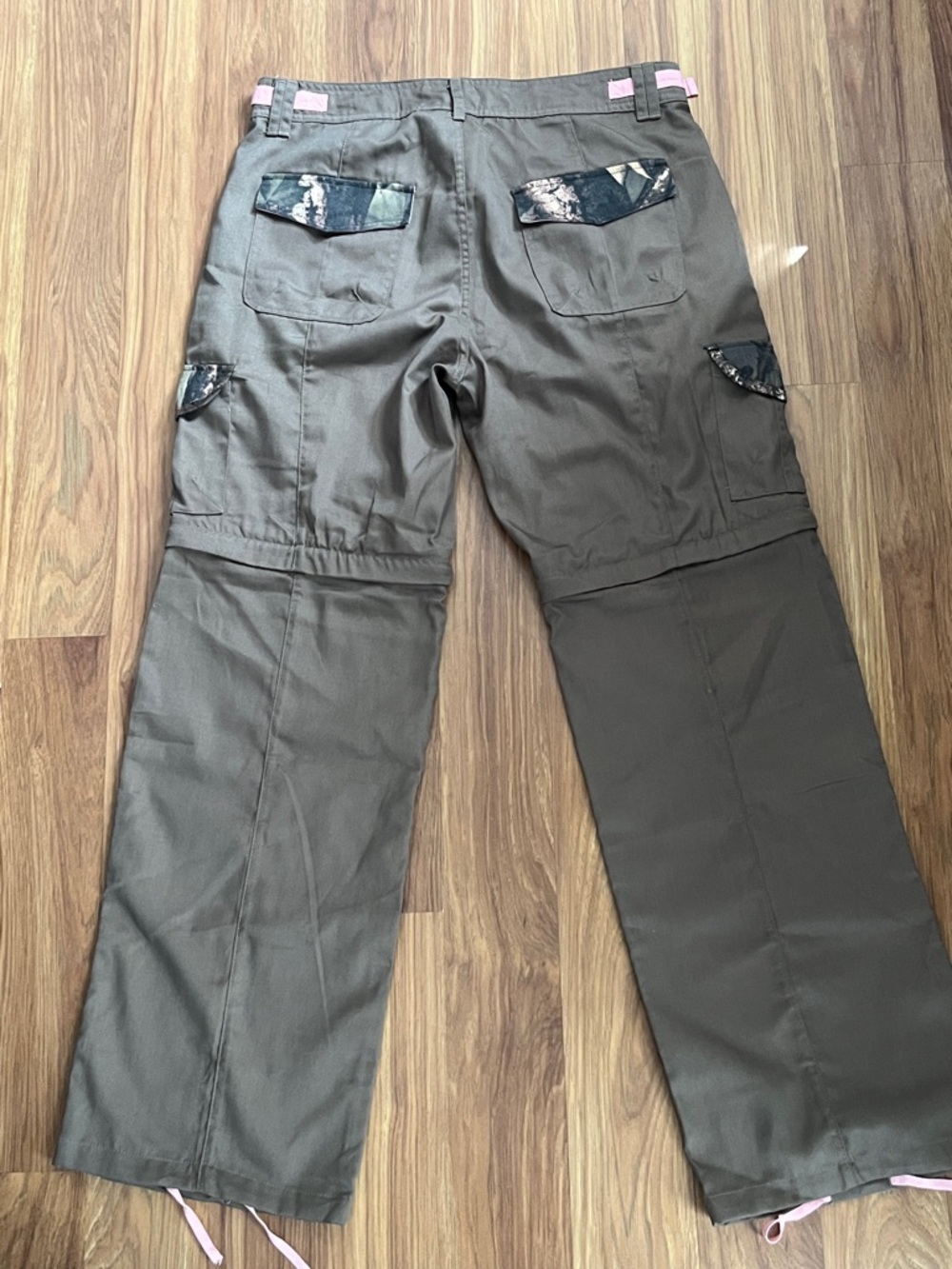 MASTER SPORTSWOMAN Convertible Cargo Pants Pink Trim Camo M - Picture 2 of 10